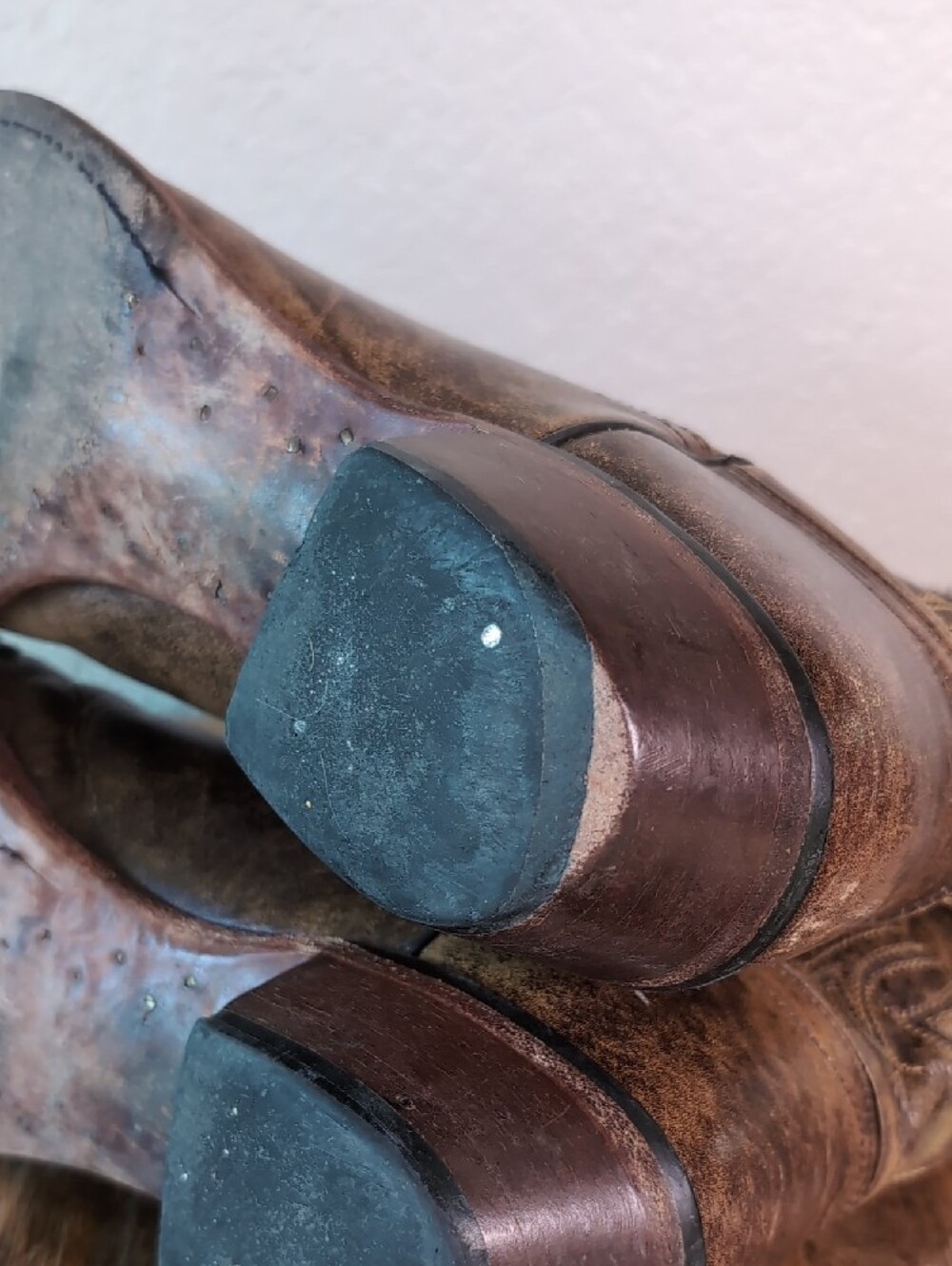 Tony Lama Classic Brown Embroidered Western Cowboy Boots - Picture 12 of 15